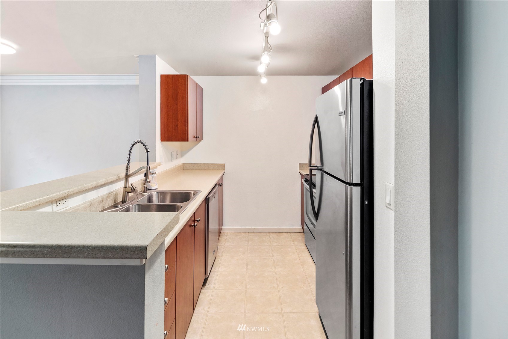 12404 East Gibson Road, Unit K302 Everett, WA 98204 - Photo 15 of 35 Gallery Image 15