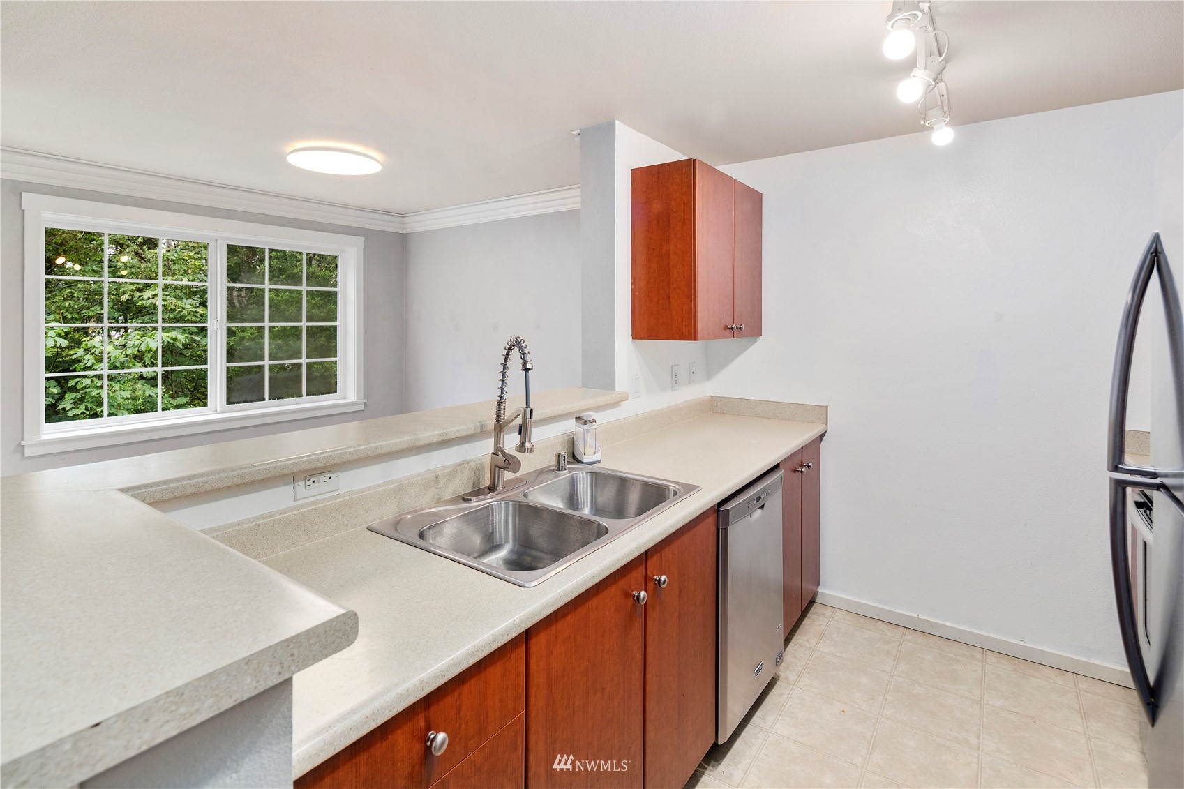 12404 East Gibson Road, Unit K302 Everett, WA 98204 - Photo 16 of 35 Gallery Image 16