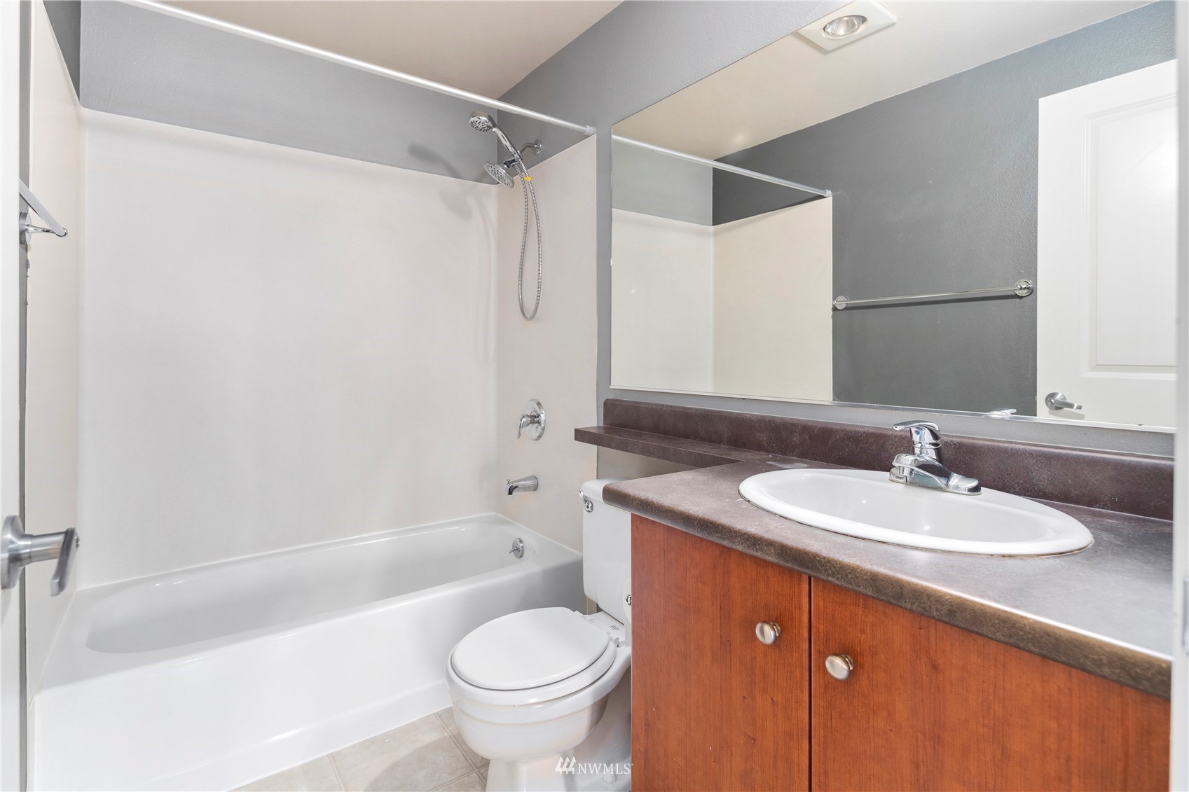 12404 East Gibson Road, Unit K302 Everett, WA 98204 - Photo 18 of 35 Gallery Image 18
