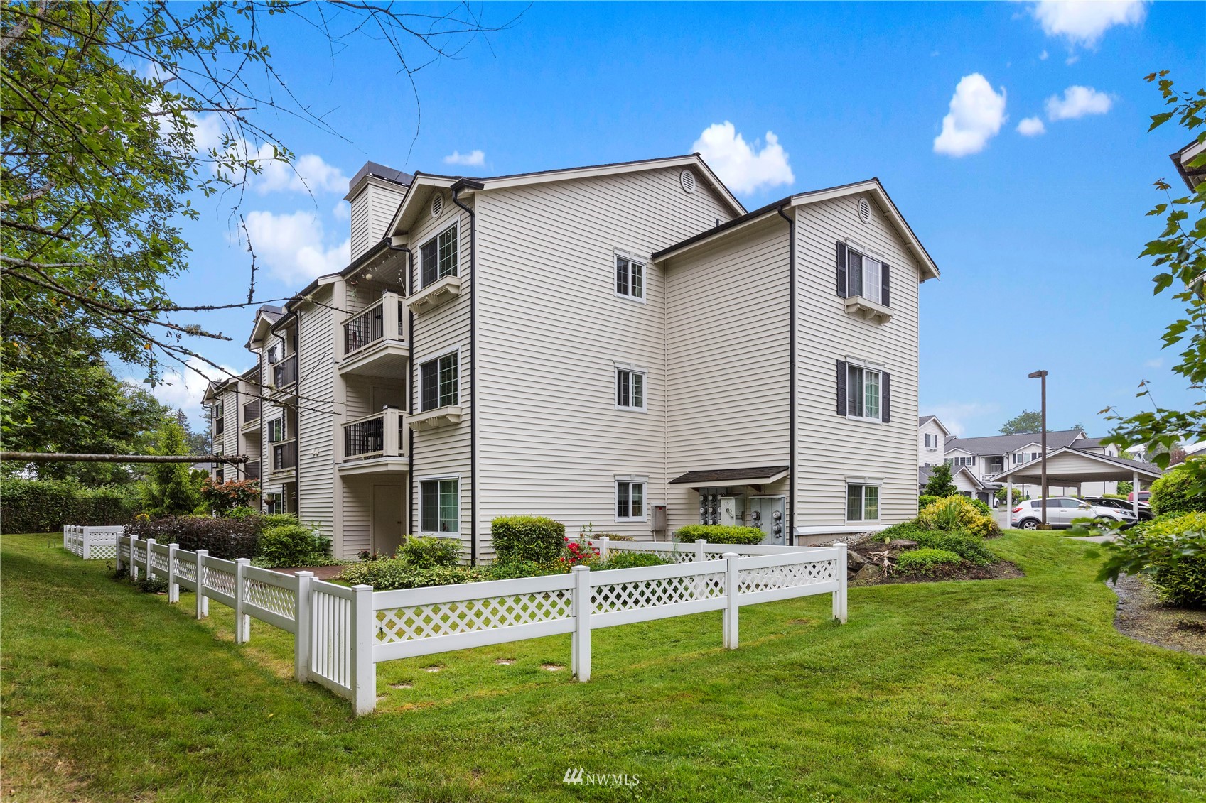 12404 East Gibson Road, Unit K302 Everett, WA 98204 - Photo 34 of 35 Gallery Image 34
