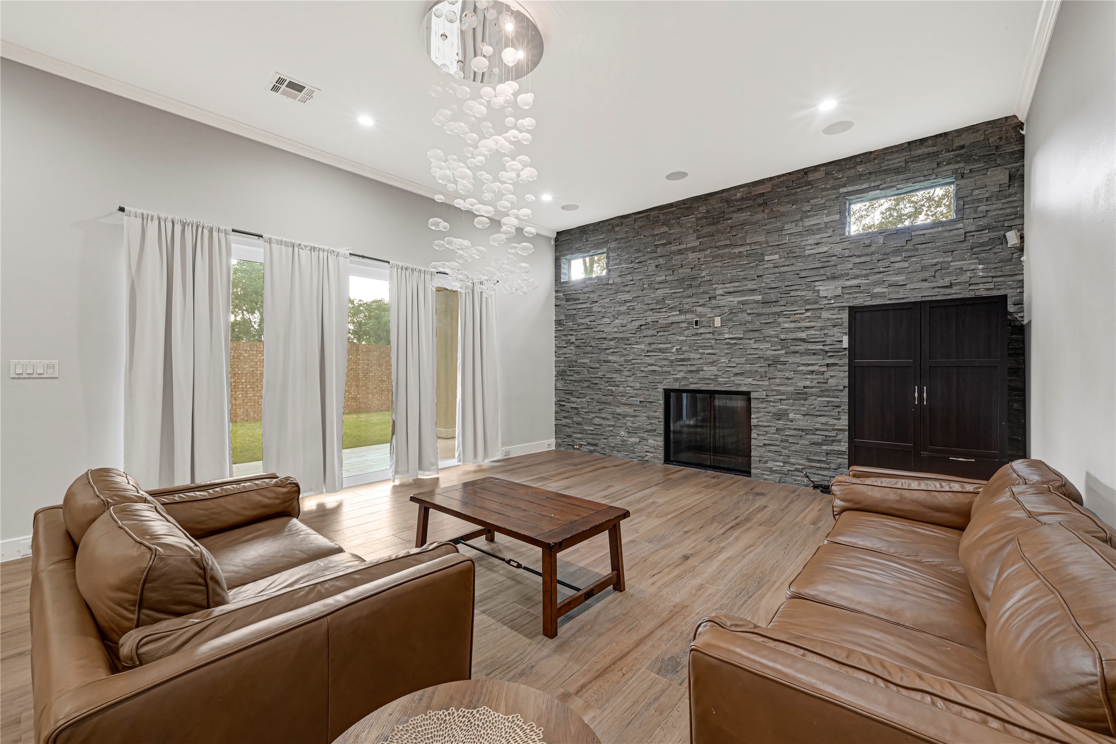 11218 Gallant Ridge Lane Houston, TX 77082 - Photo 3 of 18 Gallery Image 3