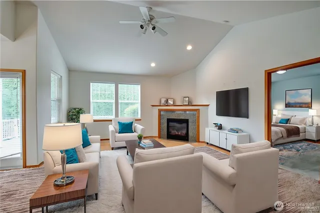 $539,500 | 800 Farmington Drive, Unit 6, Burlington, WA 98233