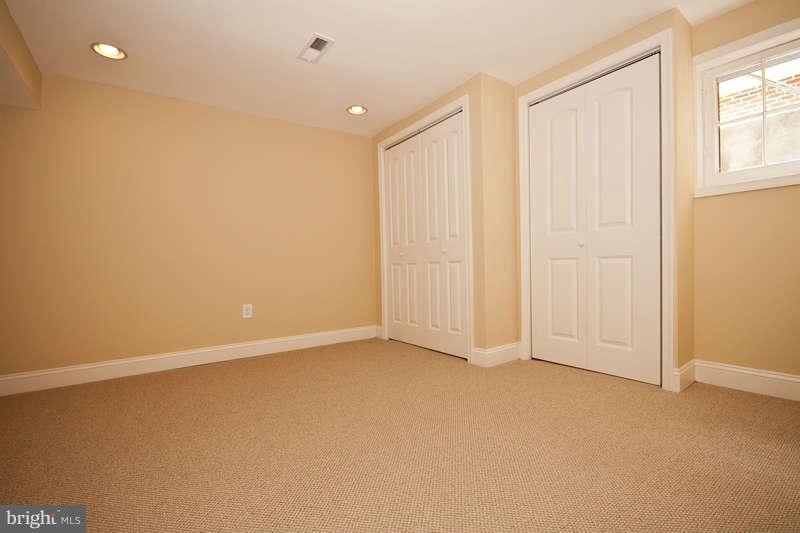 1526 Shadyside Road Baltimore, MD 21218 - Photo 23 of 30 Basement Bedroom