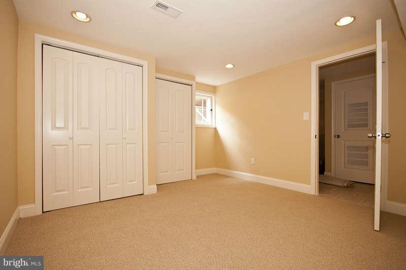 1526 Shadyside Road Baltimore, MD 21218 - Photo 24 of 30 Basement Bedroom