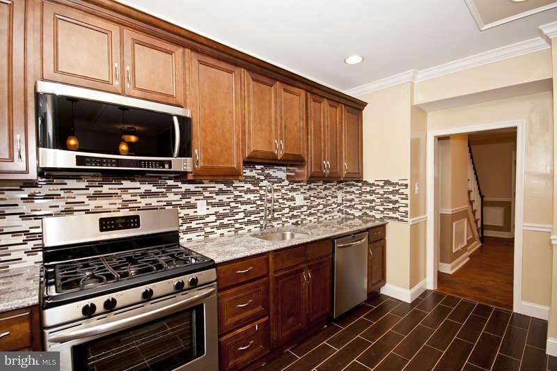 1526 Shadyside Road Baltimore, MD 21218 - Photo 9 of 30 Kitchen