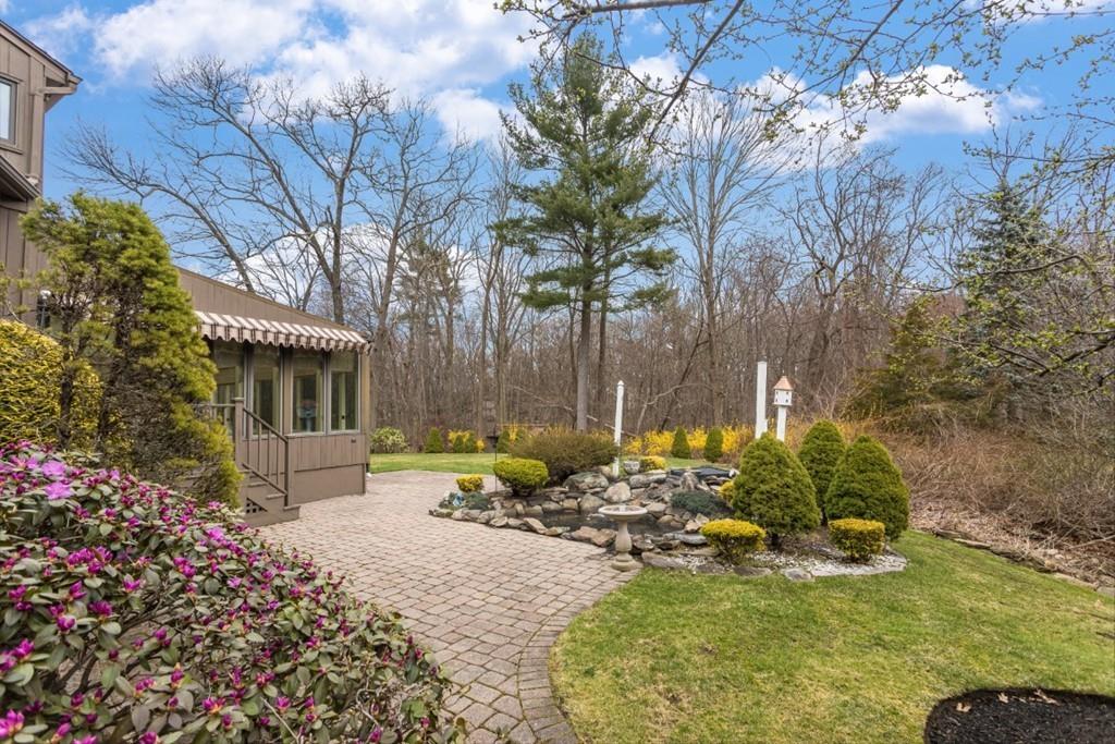7 Windsor Road Lynnfield, MA 01940 - Photo 8 of 40 Gallery Image 8