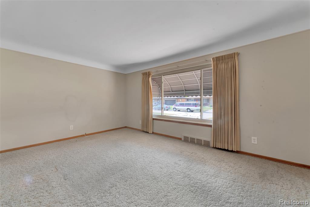 28644 Grobbel Warren, MI 48092 - Photo 18 of 55