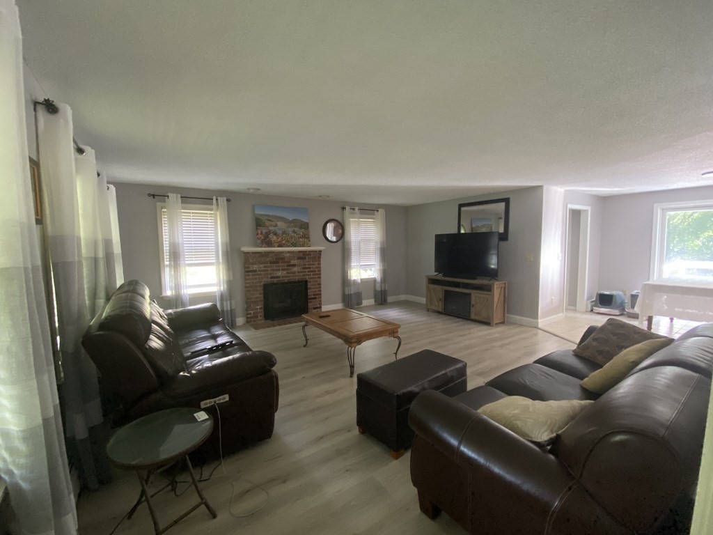 13 Oregon Road Tyngsborough, MA 01879 - Photo 6 of 25 Gallery Image 6