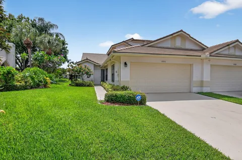 $369,900 | 10916 Stafford Circle South, Boynton Beach, FL 33436