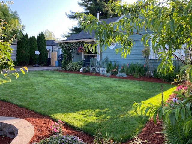 360 North 23rd Street Springfield, OR 97477 - Photo 1 of 19