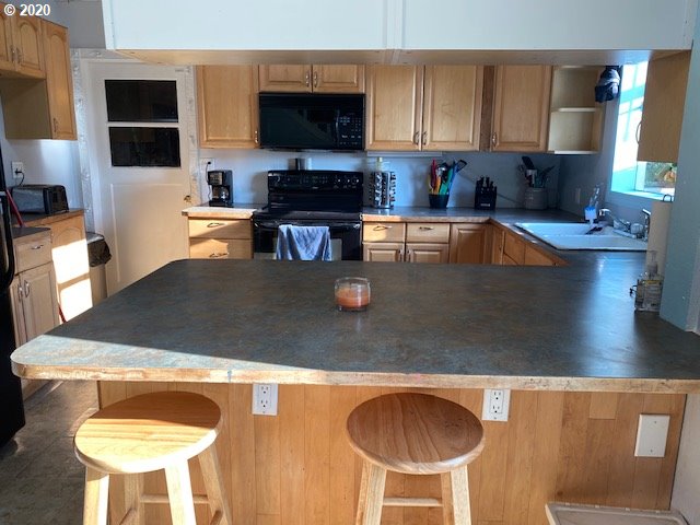 360 North 23rd Street Springfield, OR 97477 - Photo 8 of 19