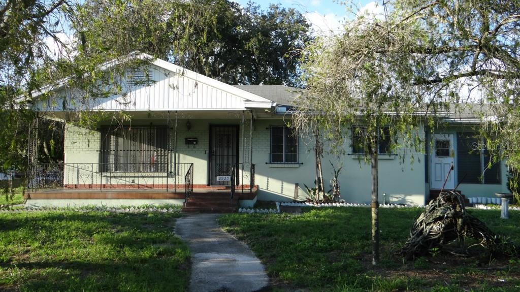 2925 West Cordelia Street Tampa, FL 33607 - Photo 1 of 1 a view of a house with backyard and garden