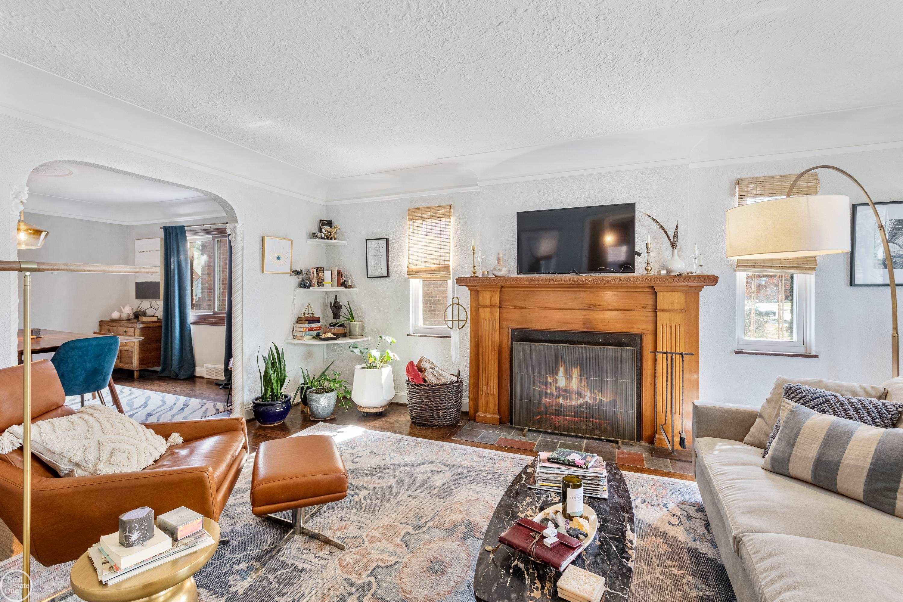 4376 Yorkshire Road Detroit, MI 48224 - Photo 3 of 25 50103117-2.JPG