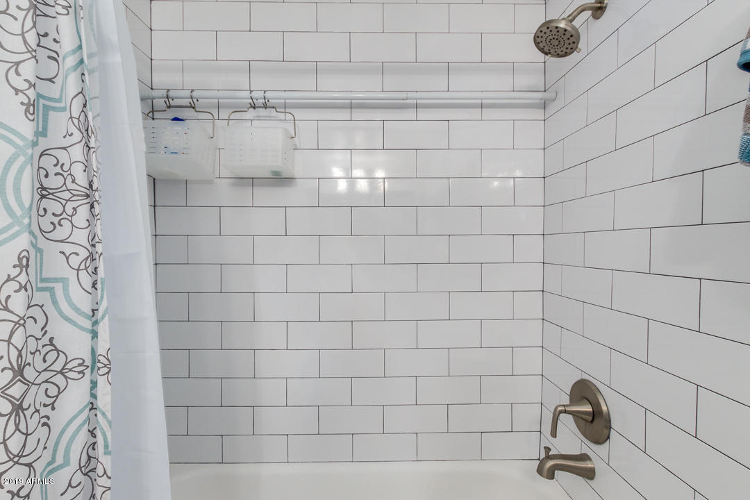 3402 North 32nd Street, Unit 159 Phoenix, AZ 85018 - Photo 14 of 26 Subway Tiled Bath