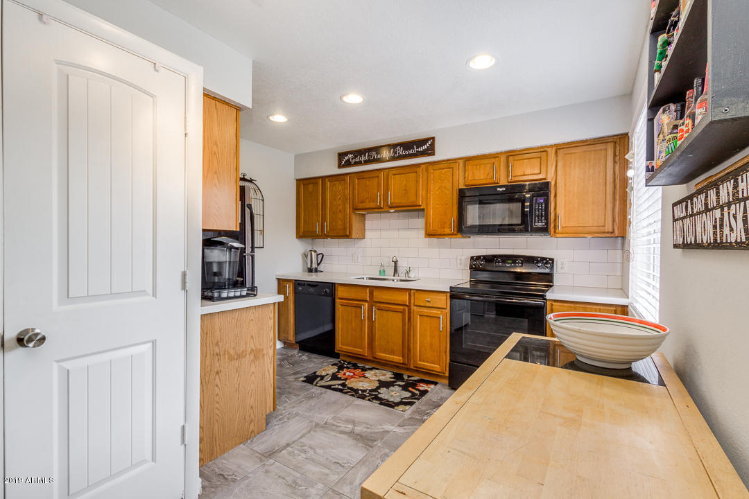 3402 North 32nd Street, Unit 159 Phoenix, AZ 85018 - Photo 8 of 26 Roomy Kitchen