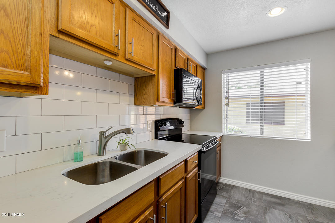 3402 North 32nd Street, Unit 159 Phoenix, AZ 85018 - Photo 10 of 26 Light and Bright