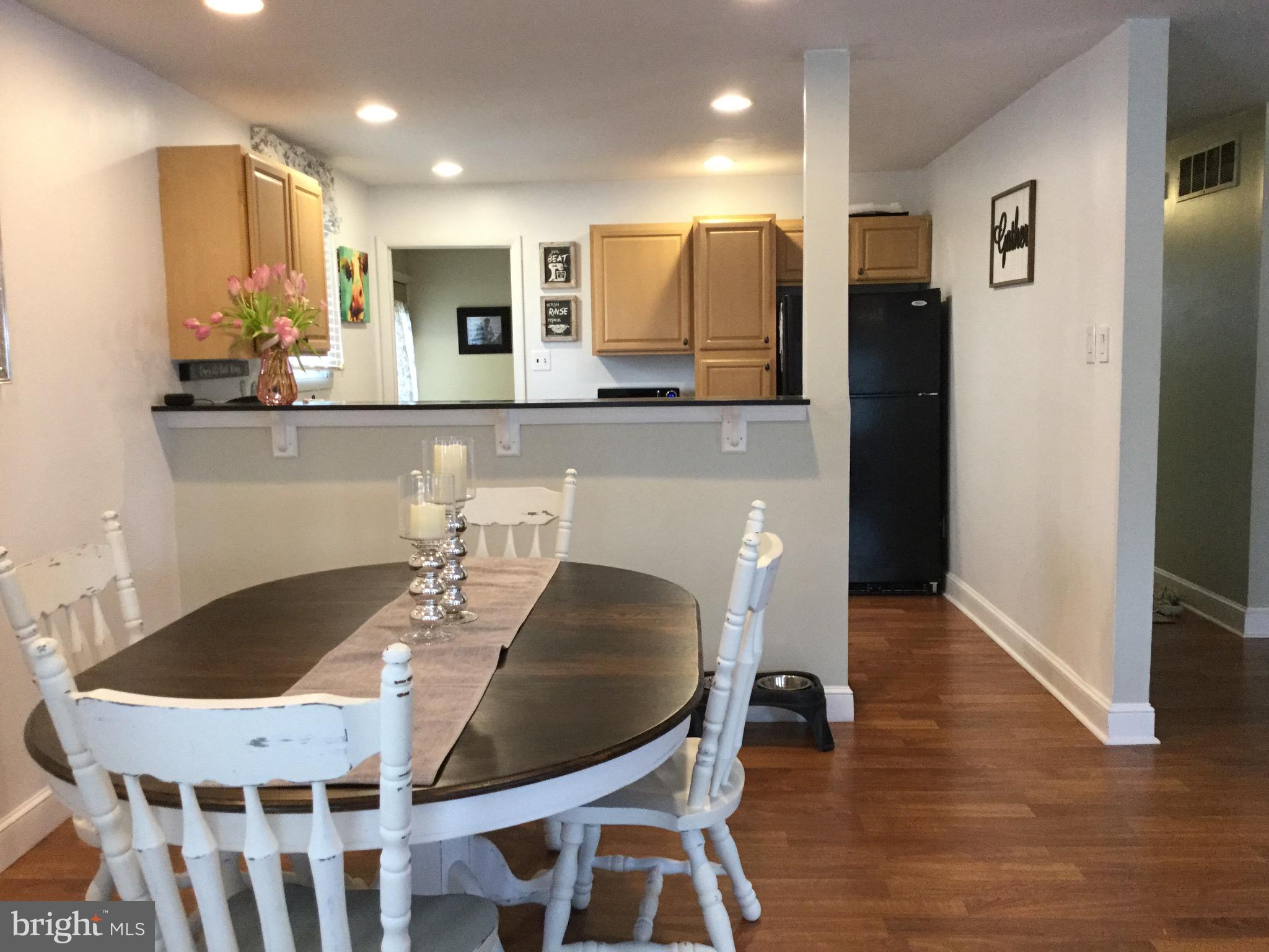 126 Roland Road Pasadena, MD 21122 - Photo 2 of 24 Looking towards the kitchen