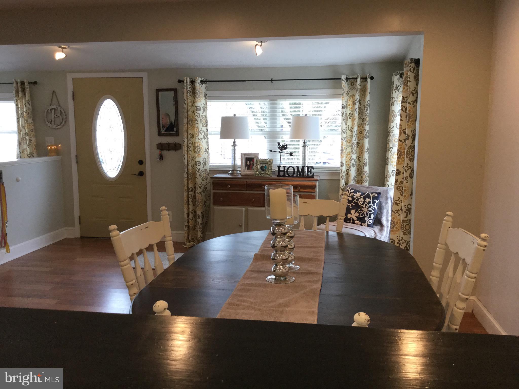 126 Roland Road Pasadena, MD 21122 - Photo 3 of 24 Dining area
