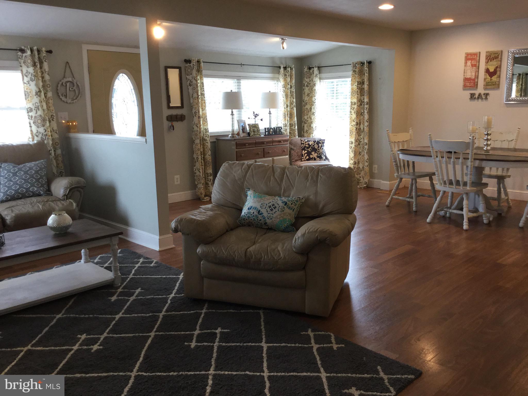 126 Roland Road Pasadena, MD 21122 - Photo 6 of 24 View of living room