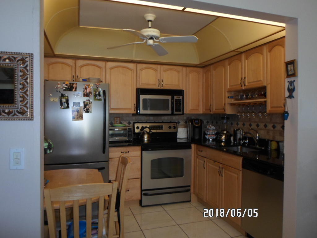 929 Normandy Trail Delray Beach, FL 33484 - Photo 1 of 17 Kitchen