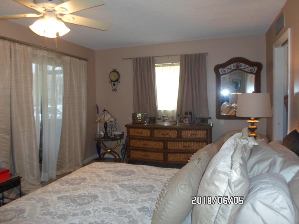 929 Normandy Trail Delray Beach, FL 33484 - Photo 14 of 17 SAM_7080