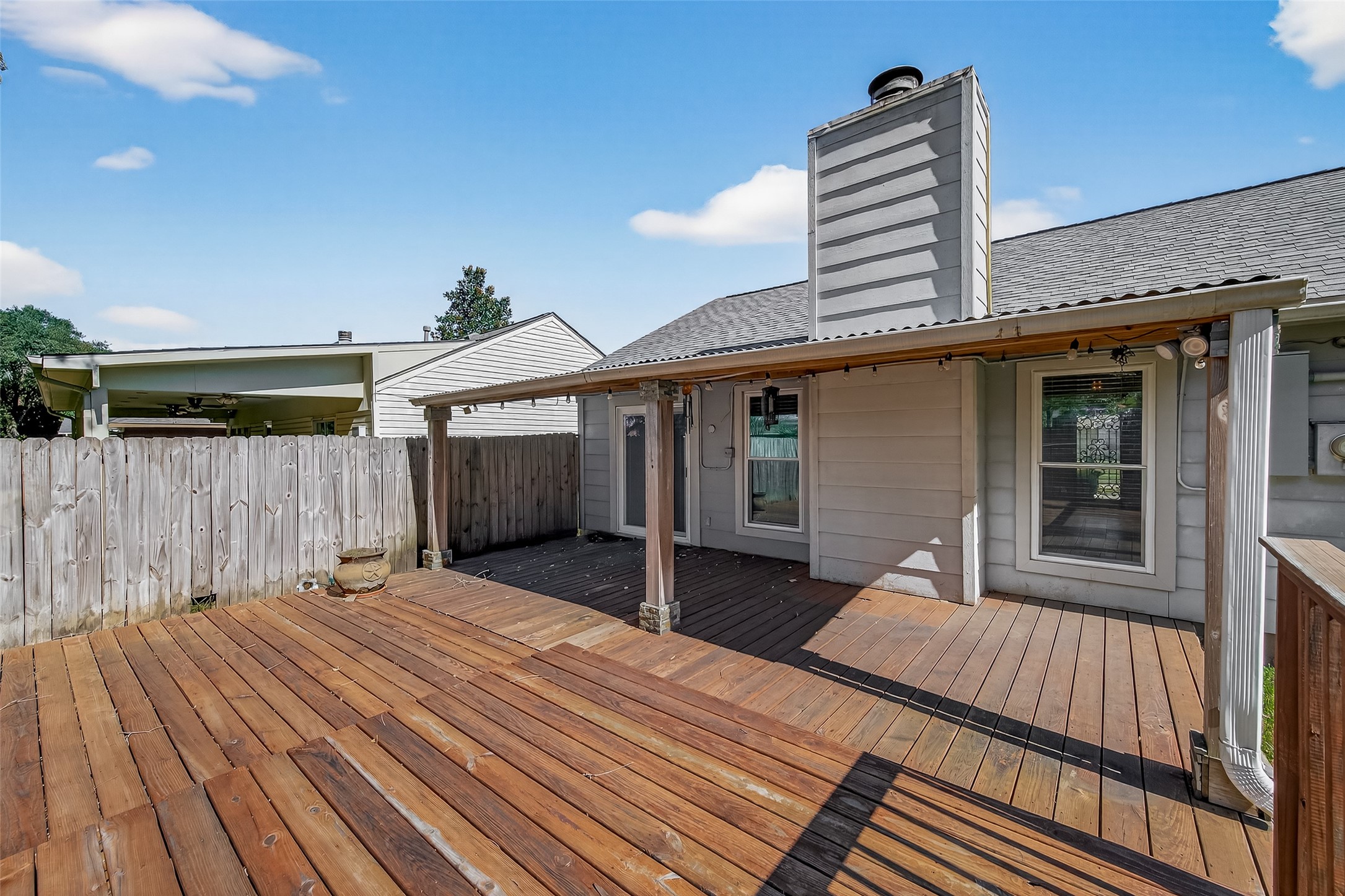 2510 Old Fort Road Sugar Land, TX 77479 - Photo 37 of 41 a front view of a house with a porch