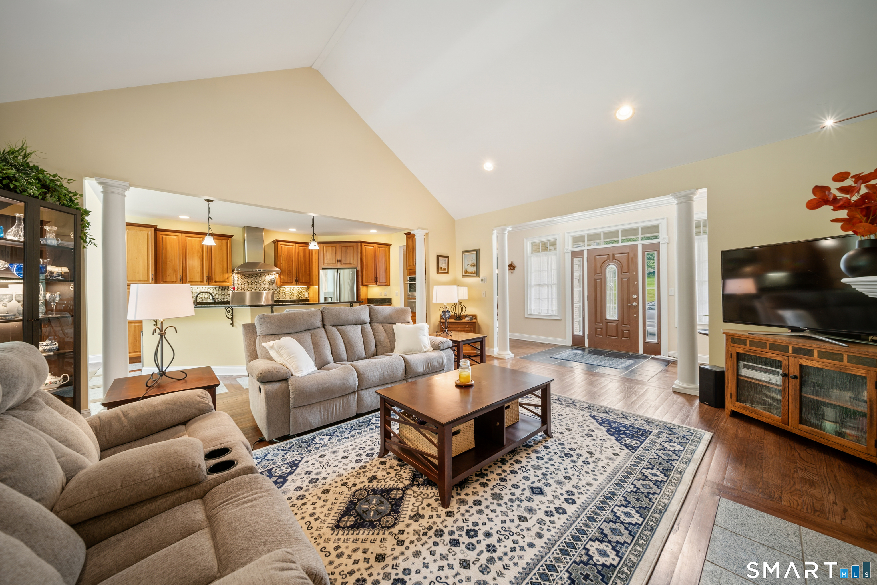 29 Arvida Road Wolcott, CT 06716 - Photo 2 of 38 Living room