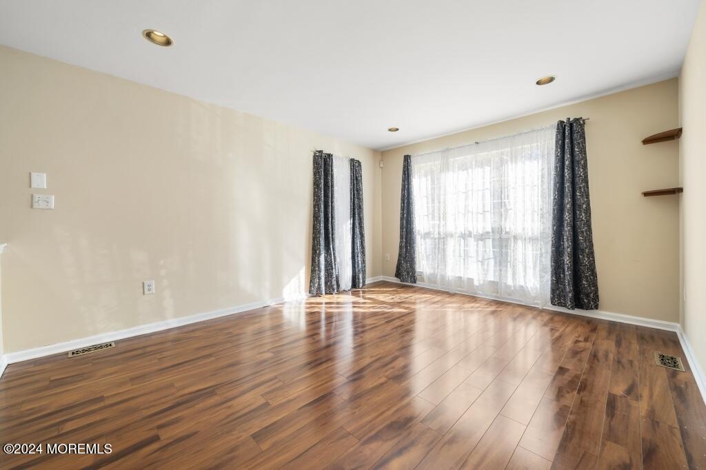 1 Painted Wagon Road Holmdel, NJ 07733 - Photo 8 of 31 08-Living Room
