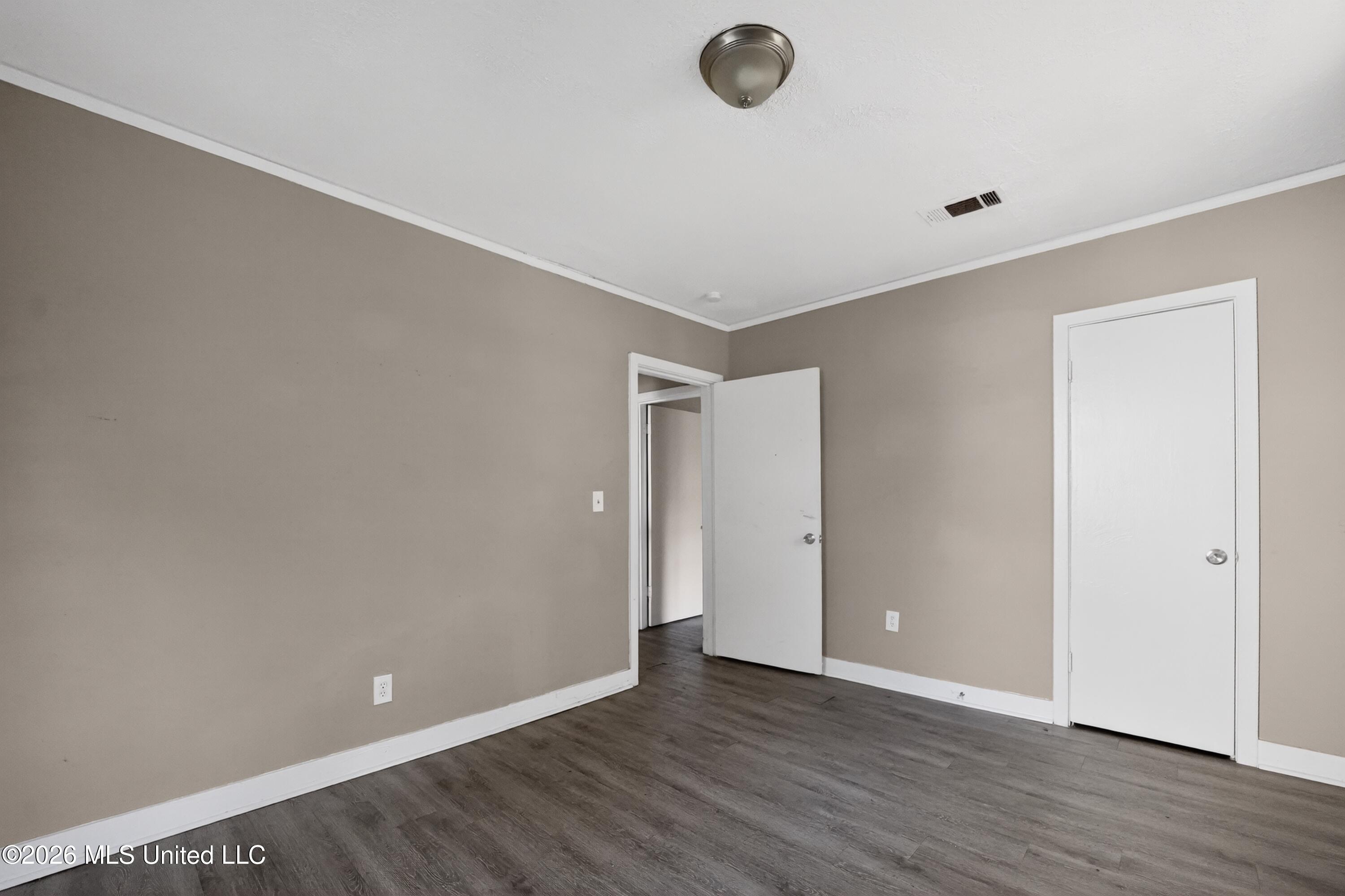 343 Broadmoor Drive Jackson, MS 39206 - Photo 28 of 40 33_343_Broadmoor_Dr-Bedroom-6818