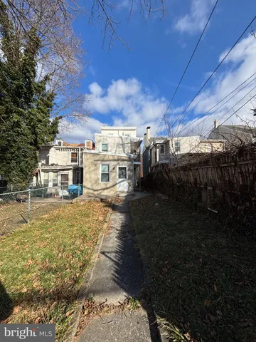 $2,500 | 318 East Marshall Street, Norristown, PA 19401
