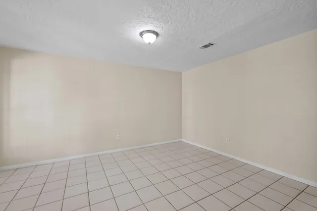 $2,050 | 10534 Huntington View Drive, Houston, TX 77099