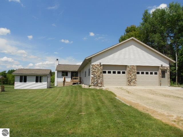 4461 North Waldron Road Edmore, MI 48829 - Photo 1 of 40 1785699.JPG