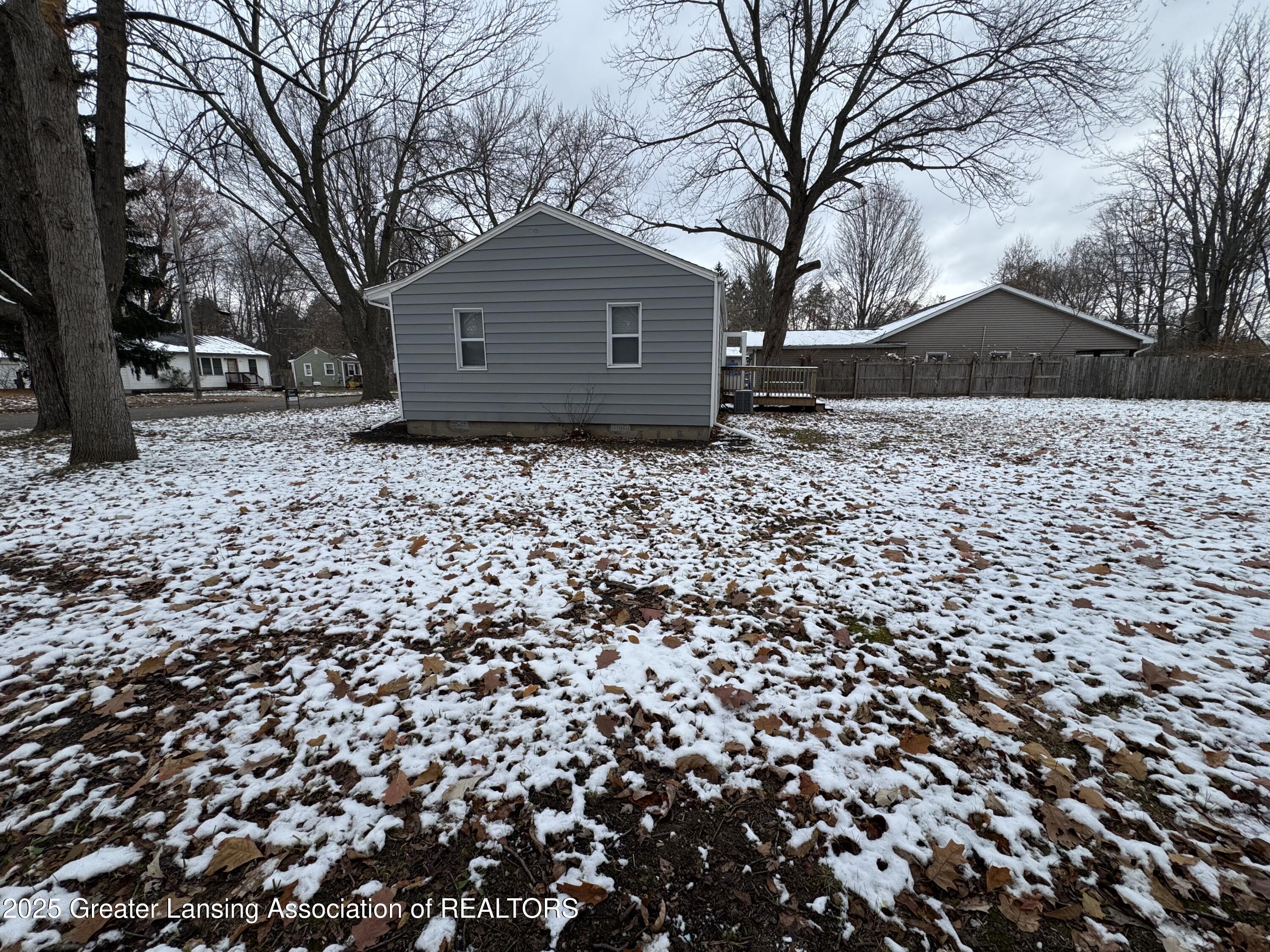 6819 Richard Road Lansing, MI 48911 - Photo 22 of 23 IMG_6868