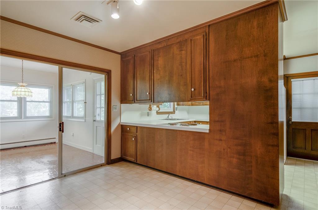 1420 Coventry Road High Point, NC 27262 - Photo 11 of 30 Gallery Image 11