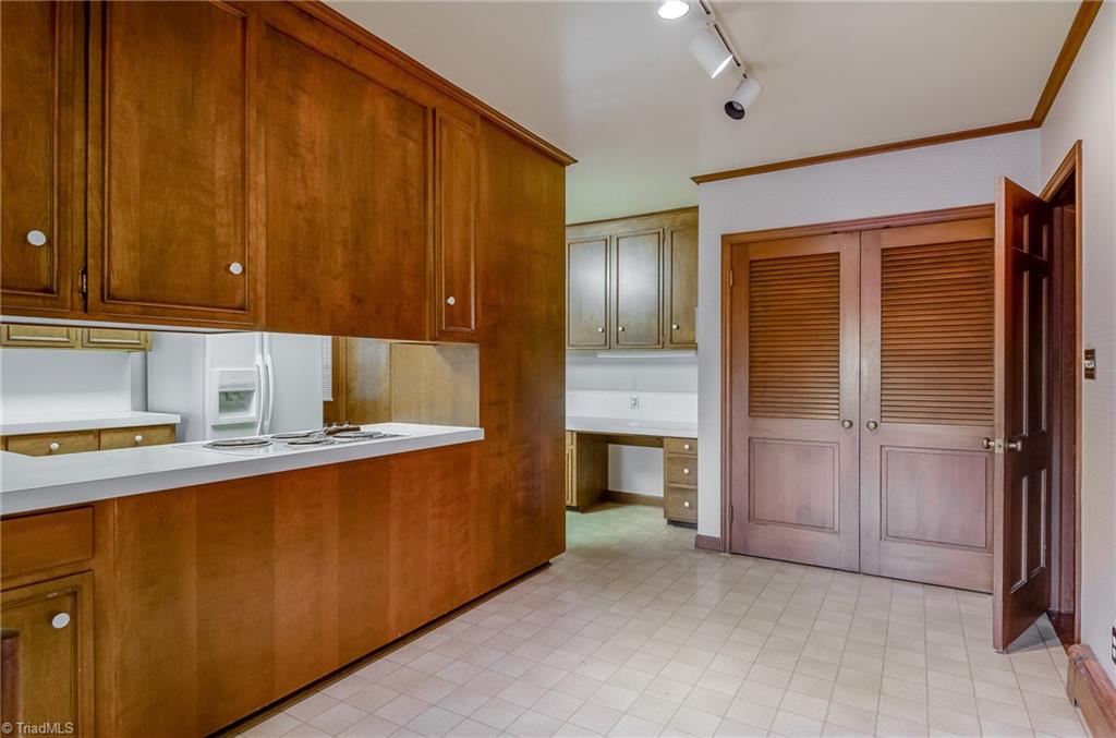 1420 Coventry Road High Point, NC 27262 - Photo 12 of 30 Gallery Image 12