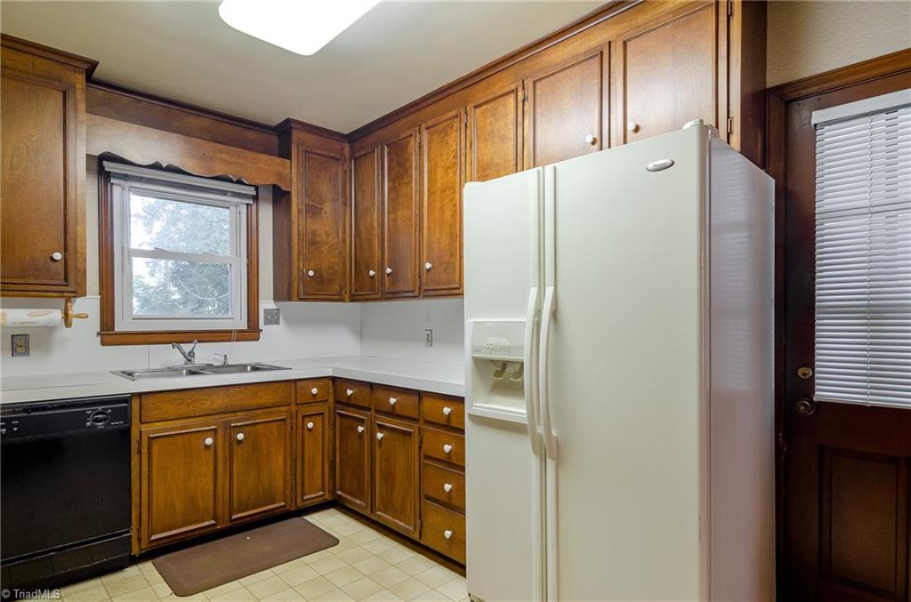 1420 Coventry Road High Point, NC 27262 - Photo 9 of 30 Gallery Image 9