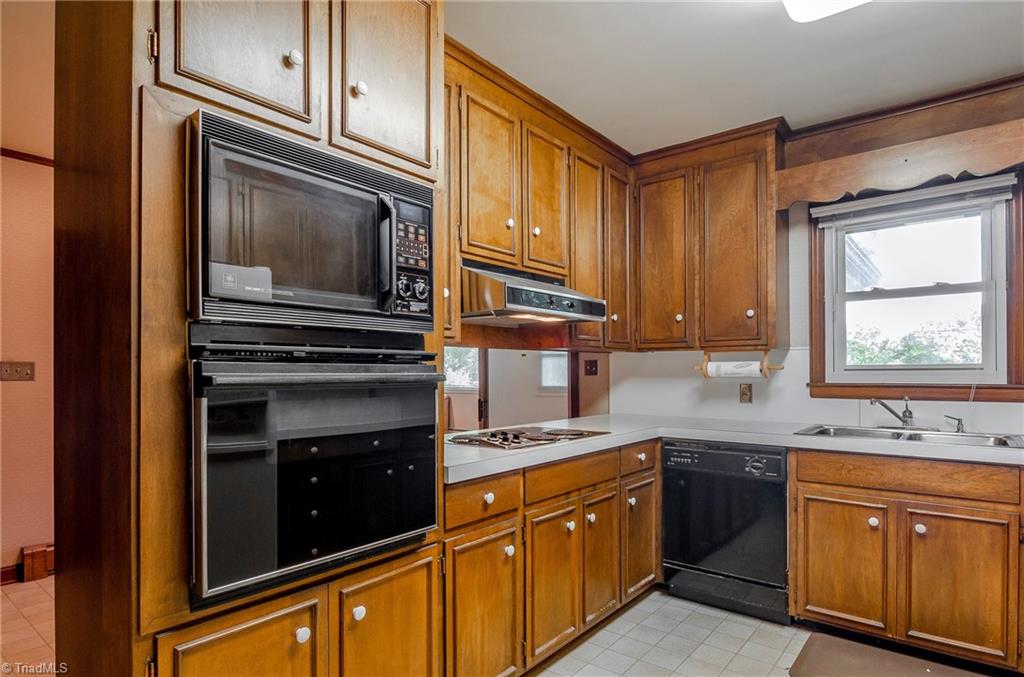 1420 Coventry Road High Point, NC 27262 - Photo 10 of 30 Gallery Image 10