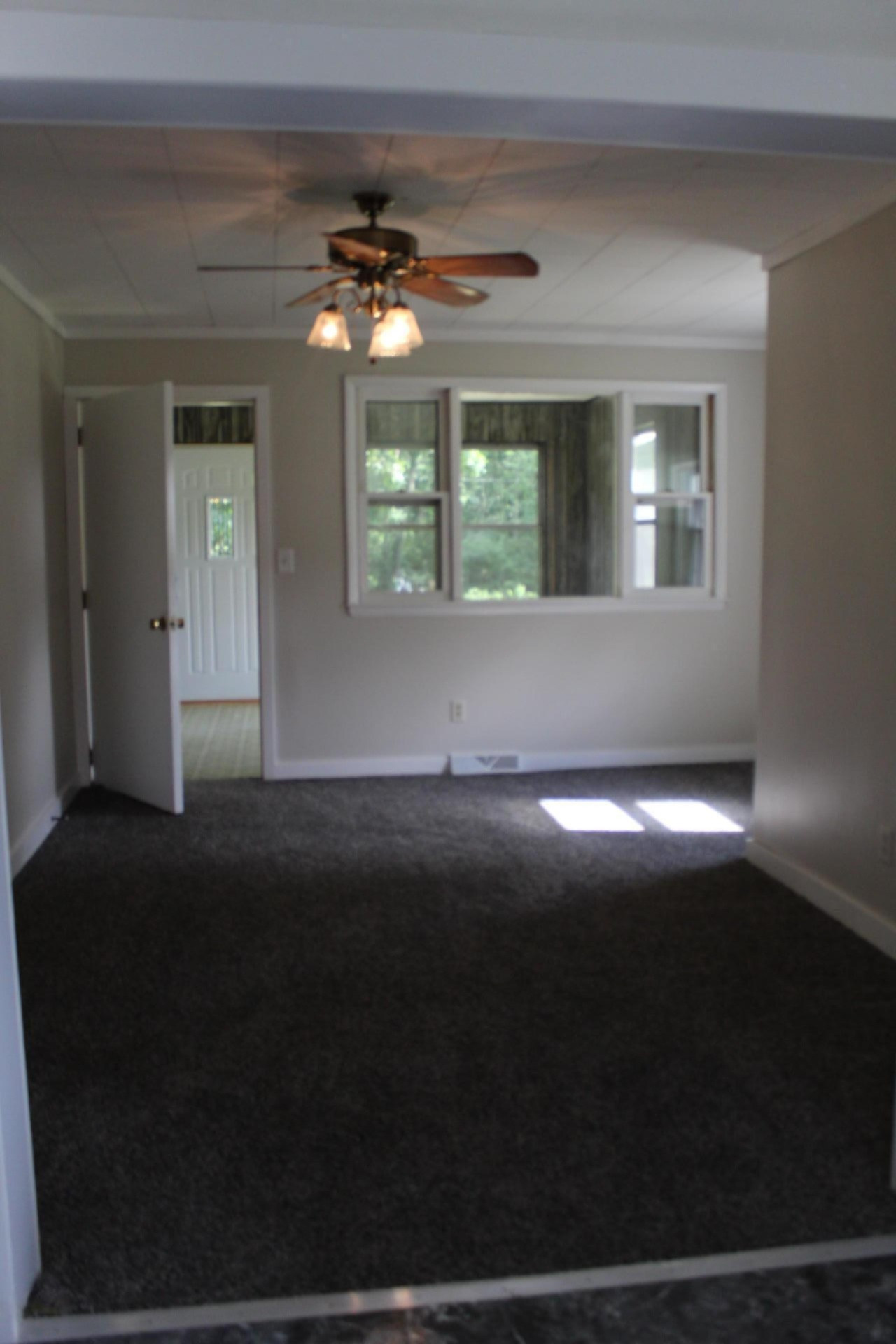 2735 Marion Road Jackson, MI 49201 - Photo 8 of 18 IMG_3904