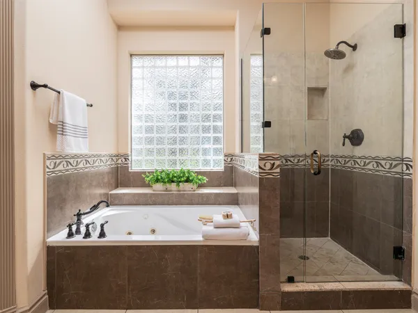 $949,500 | 139 Ware Drive, Buda, TX 78610