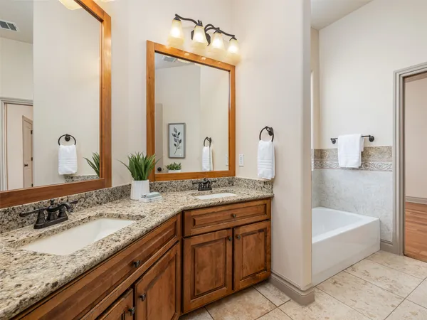 $949,500 | 139 Ware Drive, Buda, TX 78610