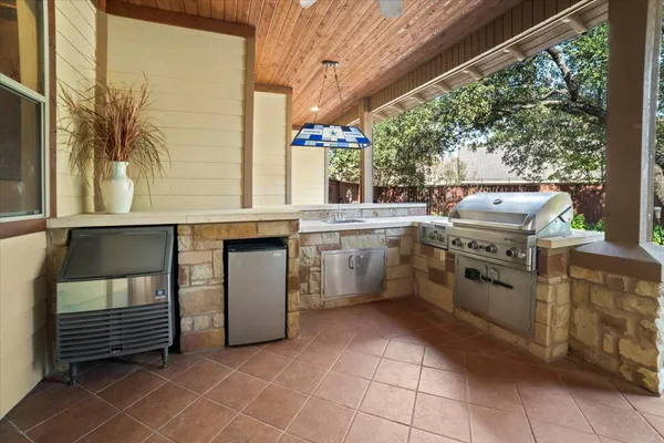 $949,500 | 139 Ware Drive, Buda, TX 78610