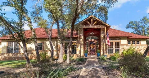 $949,500 | 139 Ware Drive, Buda, TX 78610