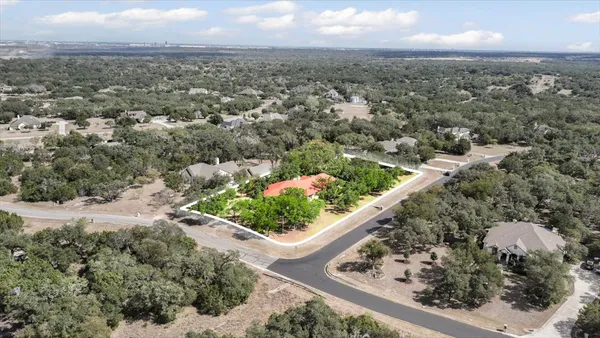 $949,500 | 139 Ware Drive, Buda, TX 78610