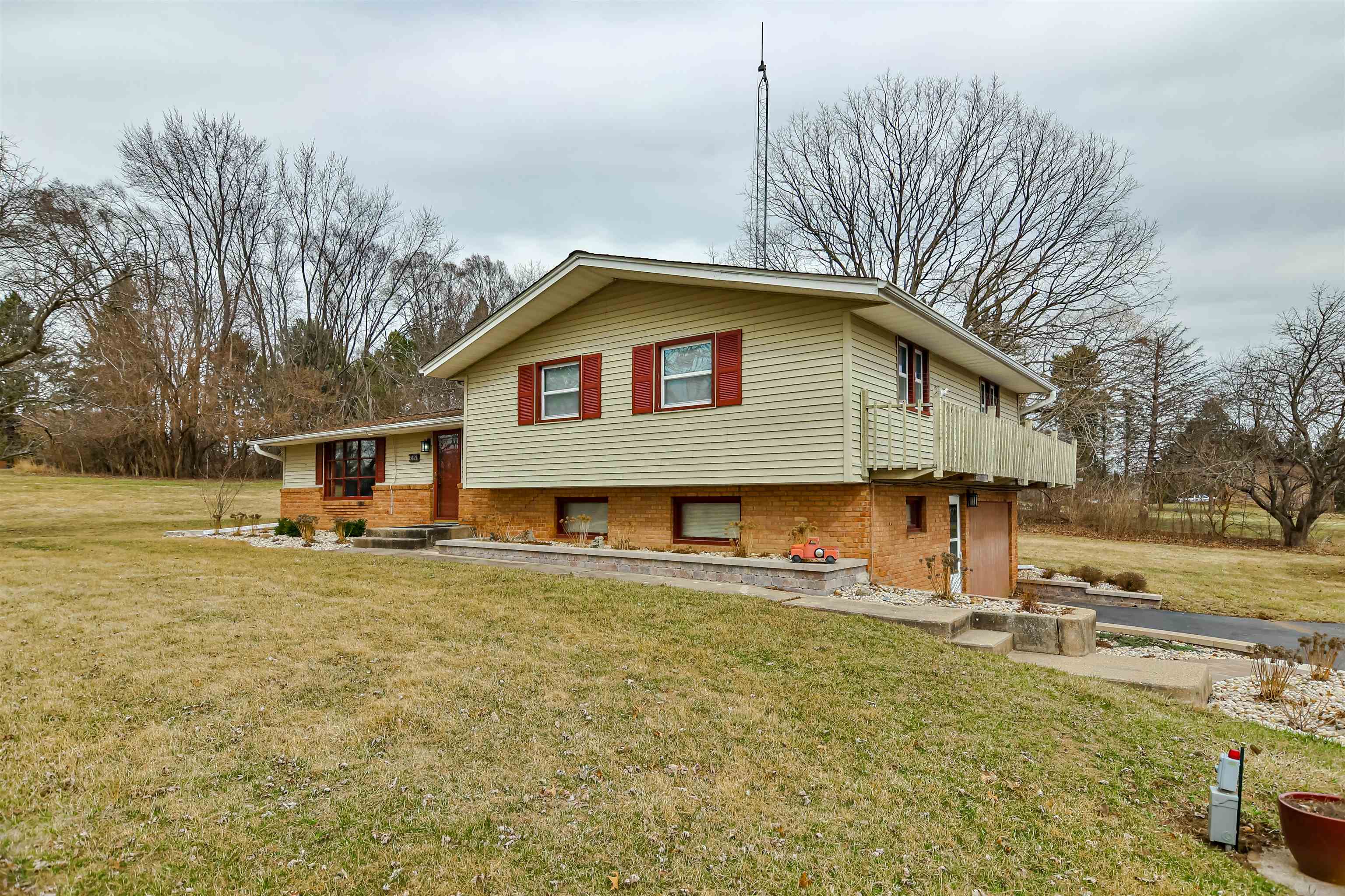 3821 Page Road Rockford, IL 61101 - Photo 2 of 26 Gallery Image 2