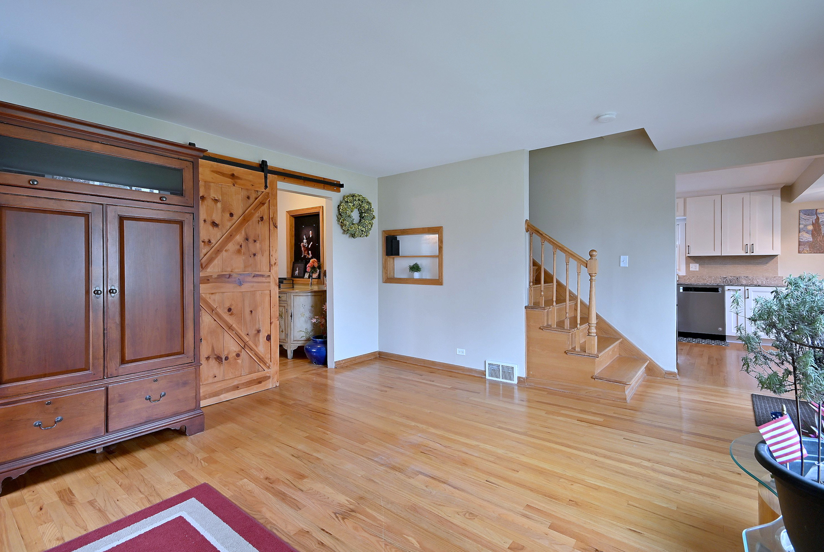 1495 East Algonquin Road Des Plaines, IL 60016 - Photo 17 of 41 a view of empty room with wooden floor