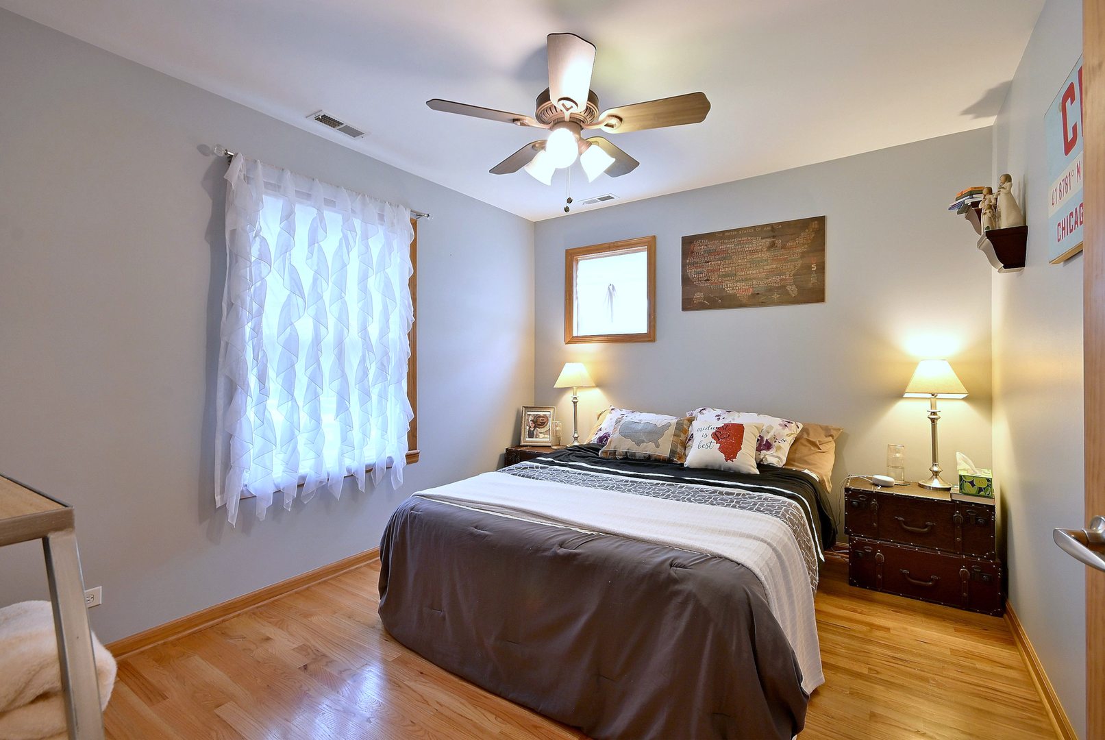 1495 East Algonquin Road Des Plaines, IL 60016 - Photo 29 of 41 a bedroom with a bed and a window