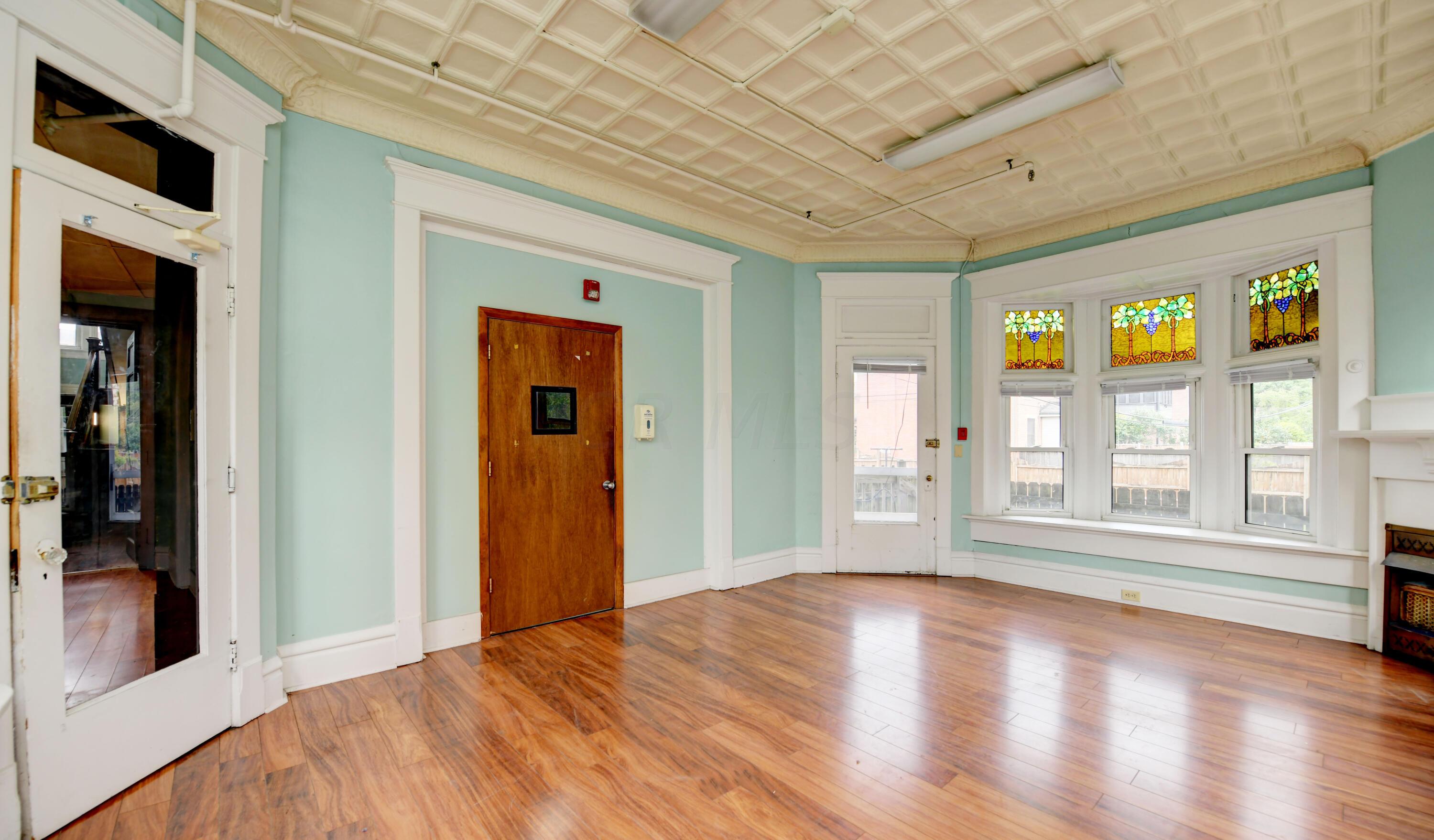 844 Bryden Road Columbus, OH 43205 - Photo 13 of 53 First Floor Living Space (8)