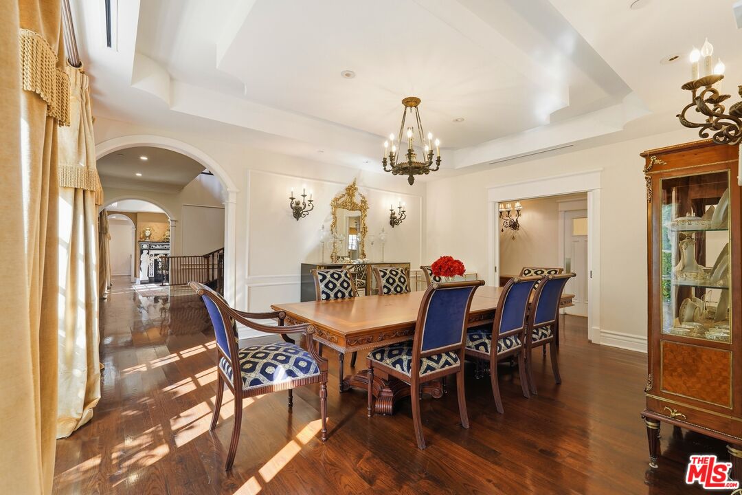 900 Chantilly Road Los Angeles, CA 90077 - Photo 14 of 46