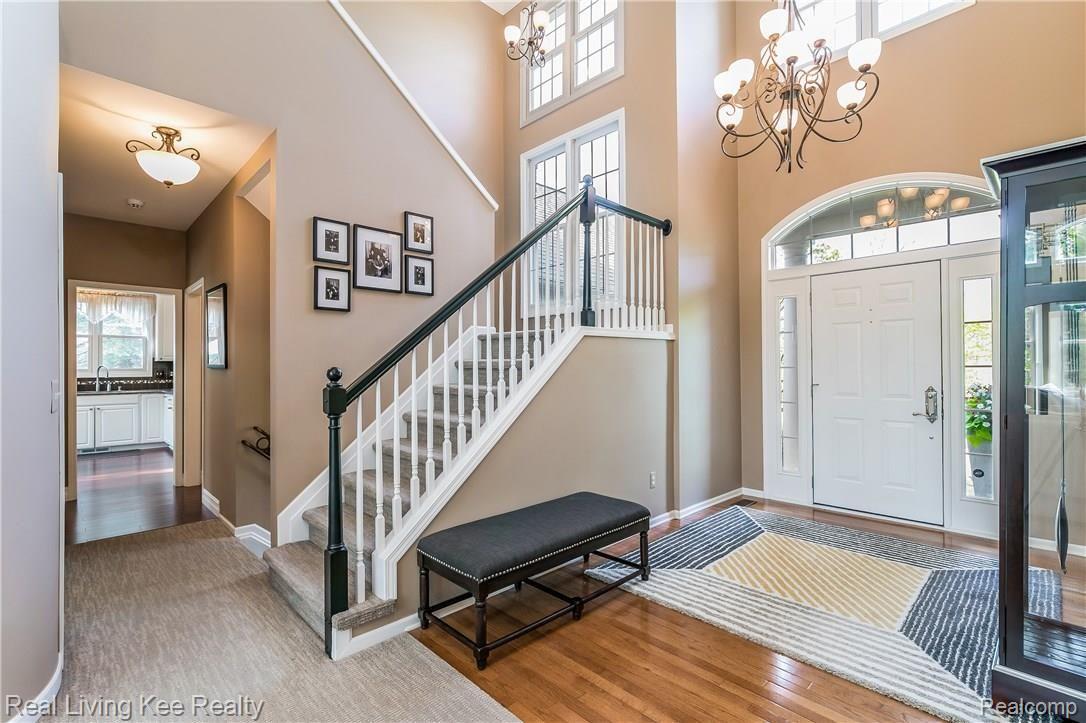 4183 Calumet Drive Rochester, MI 48306 - Photo 4 of 54 004-Foyer-4183106-large.jpg