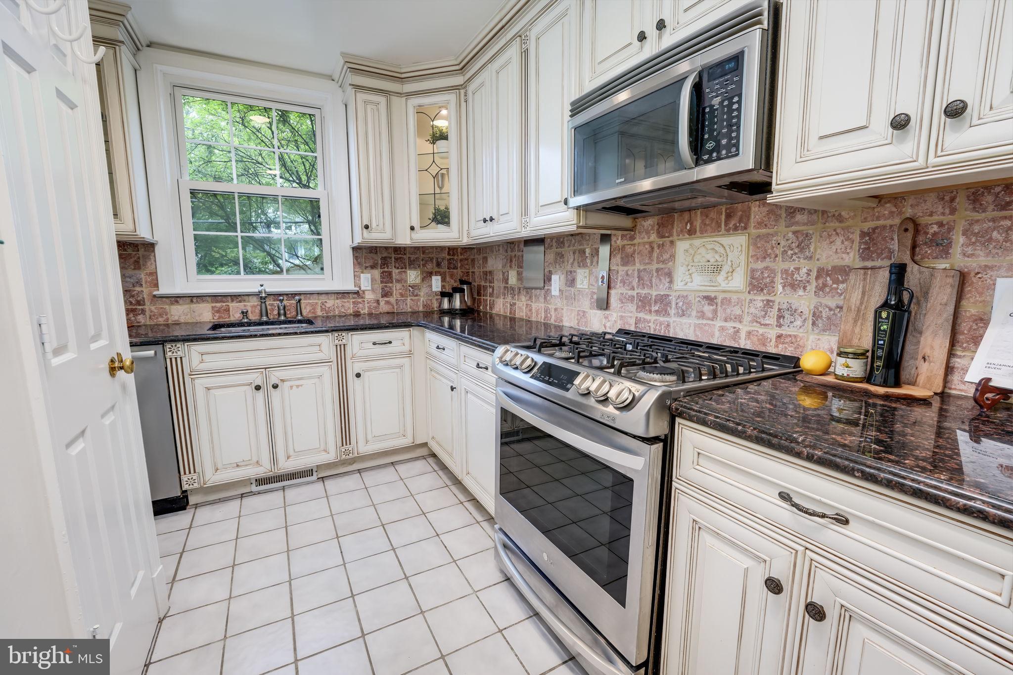 1408 Foxhall Road Northwest Washington, DC 20007 - Photo 7 of 43